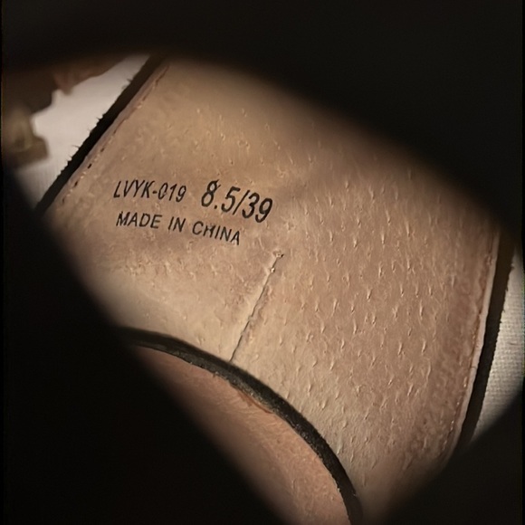 Chinese Laundry Lacey Micro suede ankle strap heels strappy sandals Sz 8 1/2 - Picture 10 of 10